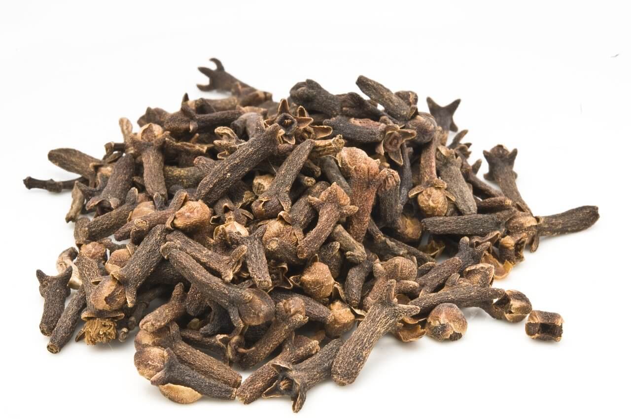 All About Cloves Spice And Its Benefits And Uses